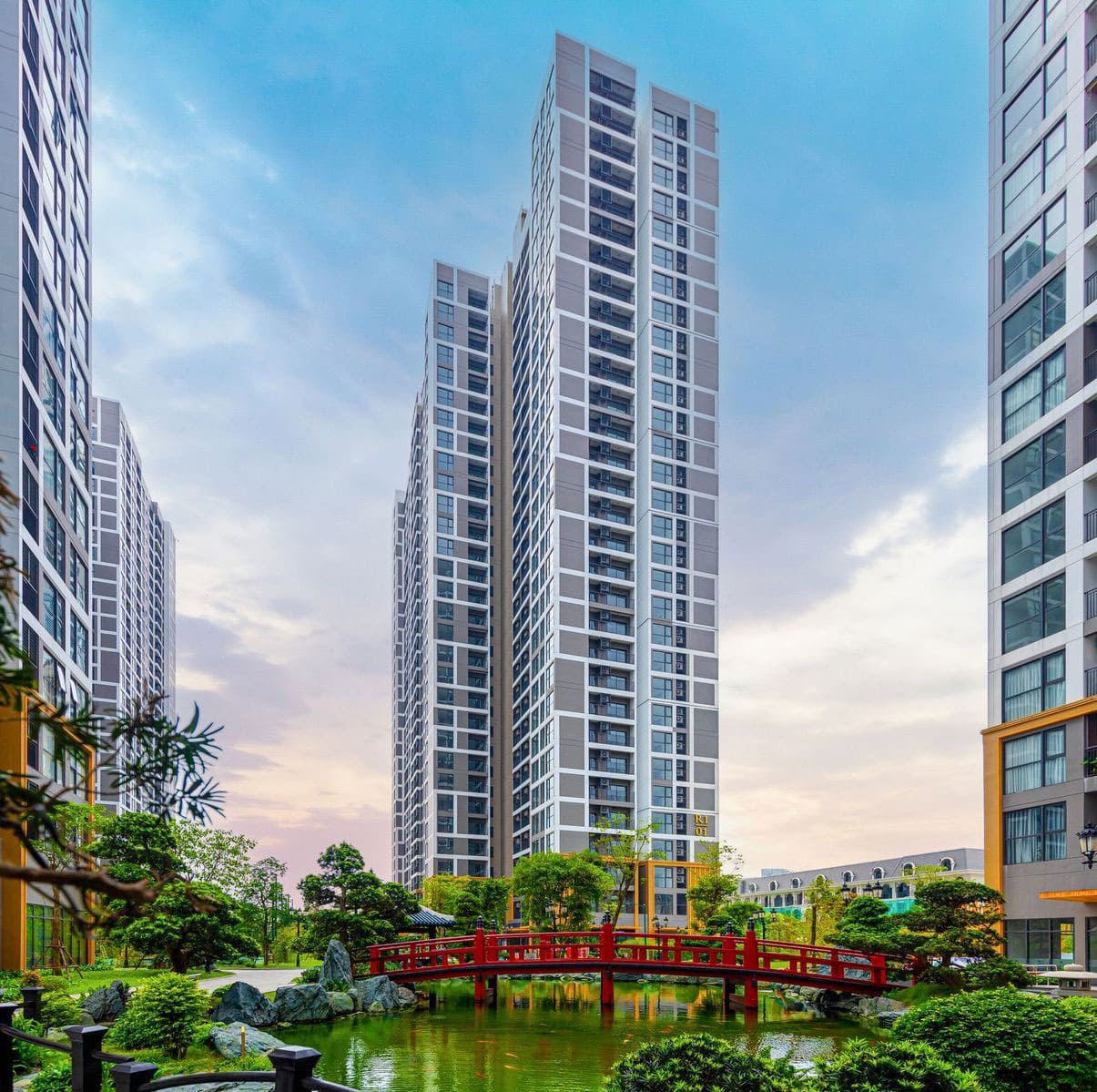 Tòa R1.01 là một trong 4 tòa căn hộ cao cấp thuộc phân khu The Zenpark, nằm ngay tại mặt đường Lý Thánh Tông.